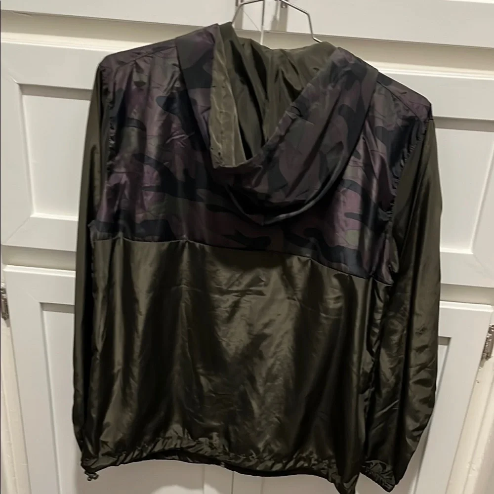Men's Camouflage Jacket - Picture 3 of 3